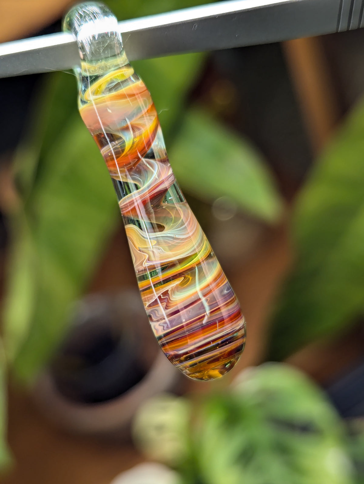 swirled teardrop pendant